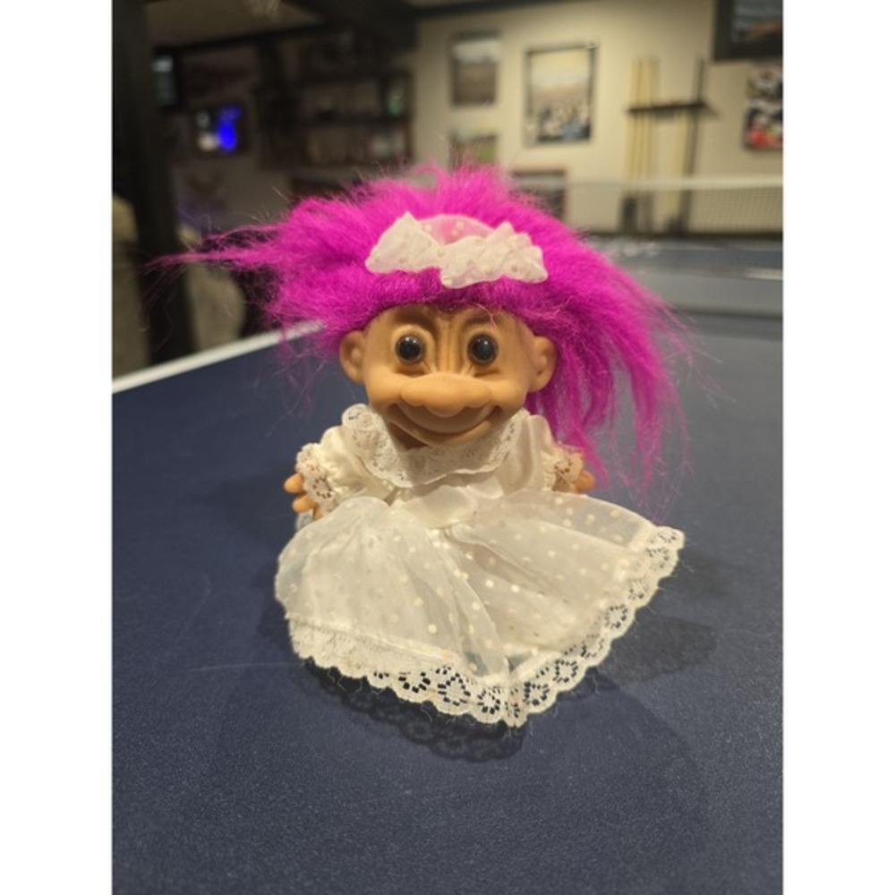 Vintage troll bride with hot pink hair 5"‎